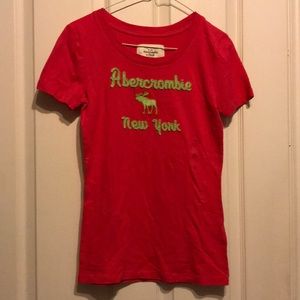 Women’s M Magenta Abercrombie & Fitch Tee